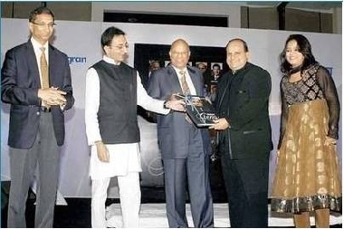 Chairman Pratap University receiving Jagran Gems award by India Leading Hindi Daily Dainik Jagran